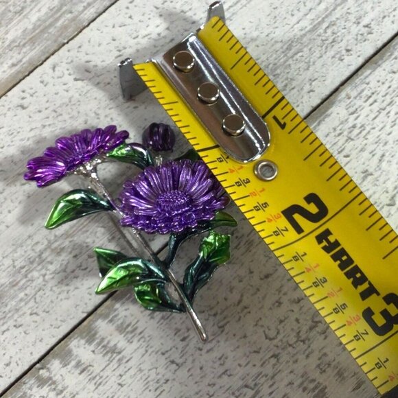 Purple Flower Brooch Pin With Green Leaves Metal Enamel Floral Design Costume Je - Picture 8 of 9